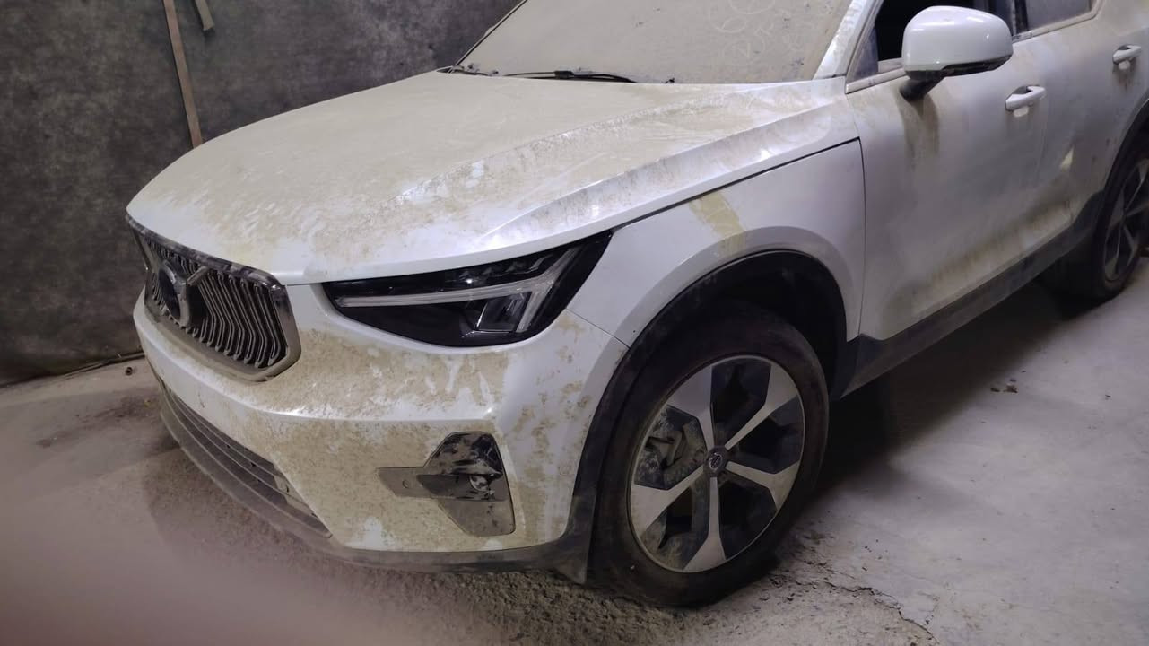 السلام عليكم ورحمة الله وبركاته 
العداد الف ميل فقط 
 شكرا مقدما.. للمسؤلين عن المجموعه🌺
 وكذلك الاعضاء الكرام 🌺
فالفو xc40   سويدي ✔️
2024زيرو 
عائلي SUV
السعر 205 ورقه
مواصفات لاتعد ولاتحصى ..
وصلت للحله. السعر شامل الكمرك 
بدون رقم 
الجاد والشراي يتصل ***********
او واتس اب ***********
السعر 205
مع تحيات شركة نجوم الامارات   بابل البكرلي.
 مقابل جامع عمار بن ياسر
واذا  كنت غير مهتم اكتب كلمة طيبة       
و الكلمة الطيبة صدقة         
و اطيب الكلام ذكر الله و الصلاة على خير الانبياء 🙏
