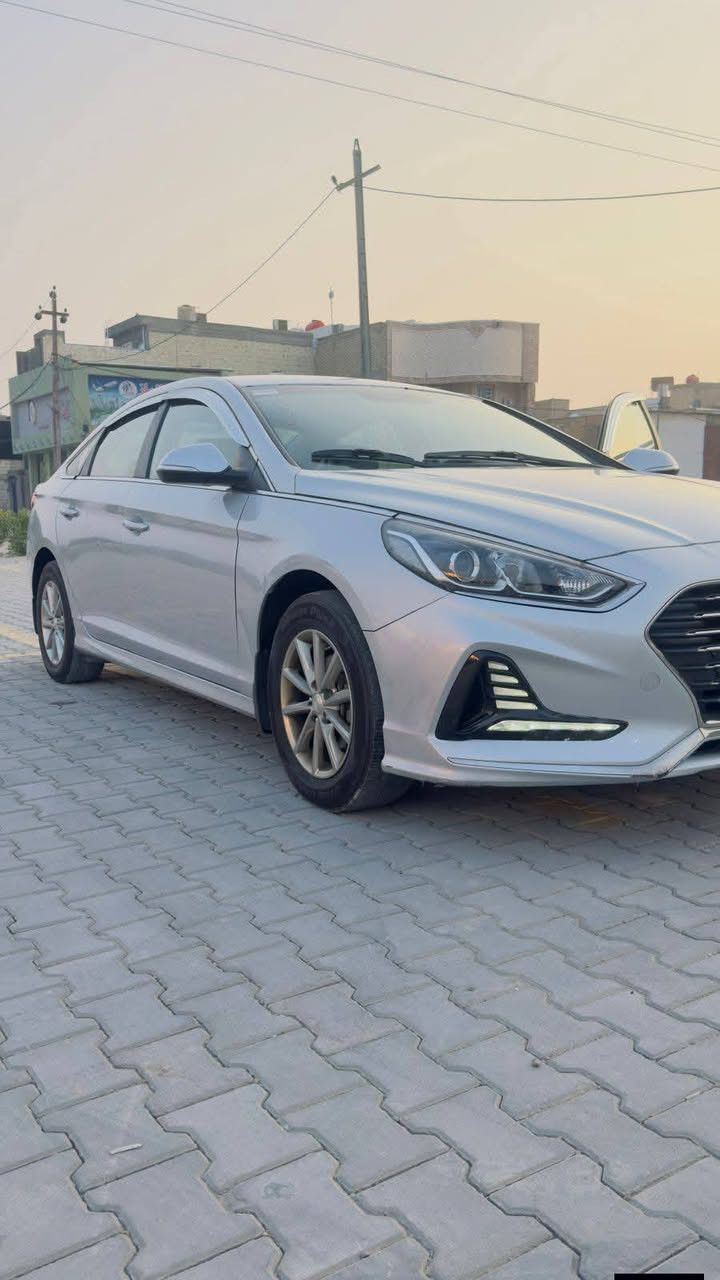 شاشه كامر حساسات سياره جديد حيل  جاهزه مجهزه محرك كير تدفئه  حداديه جاهزه مجهزه سوناته سلفر مديل ٢٠  غاز بلاد  ***********
