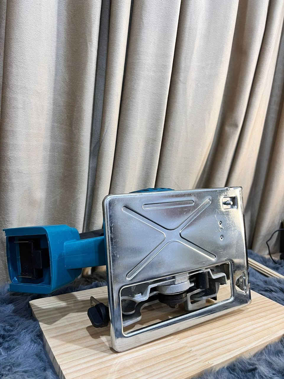 كتر جديد سنوك مع بطاريات اثنين وشاحن وحجر شي راقي كامل الملحقات شرط الفحص سعره 60الف


**إذا كنت صاحب هذا الإعلان وتريد حذفه لأي سبب، رجاءا أرسل رسالة إلى الدعم الفني**