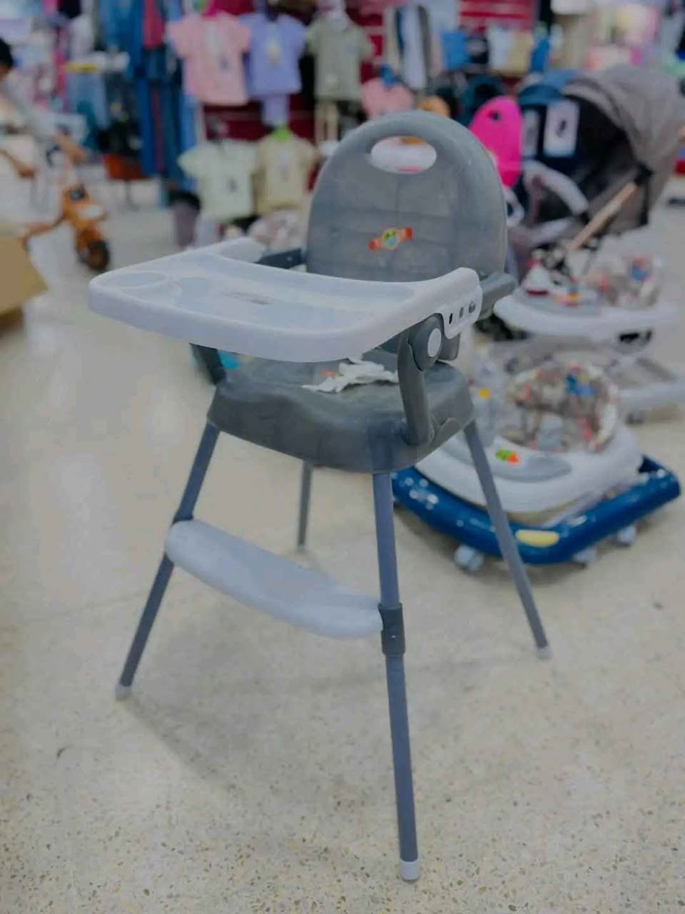 🎯 أحدث كرسي طعام للأطفال – راحة وأمان لطفلك في كل وجبة!
إذا كنت تبحث عن كرسي طعام عملي وحديث يجمع بين الأمان، الراحة، وسهولة الاستخدام فهذا النوع هو الاختيار المثالي لطفلك في مرحلة الأكل الأولى.
👶 تصميم جديد مريح يدعم جلوس الطفل بشكل صحيح وآمن
🛡️ حزام أمان قوي يمنع الانزلاق أثناء الأكل
🧼 صينية طعام قابلة للفك وسهلة التنظيف
📏 ارتفاع قابل للتعديل ليتناسب مع الطاولة ومع نمو الطفل
🪑 خامات قوية وثابتة لضمان الاستعمال اليومي بدون مشاكل
🎨 شكل عصري يضيف لمسة جميلة لغرفة الطعام
🚚 التوصيل متوفر لجميع الولايات مع إمكانية الدفع عند الاستلام
💡 كرسي مثالي للأمهات اللي يحبوا يجمعوا بين الراحة والتنظيم وقت الأكل لطفلهم 👌كرسي طعام أطفال موديل جديد برج البحري, الدار البيضاء


**إذا كنت صاحب هذا الإعلان وتريد حذفه لأي سبب، رجاءا أرسل رسالة إلى الدعم الفني**