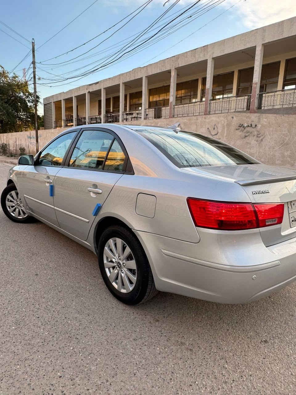 السلام عليكم🫡
هونداي سوناتا 2009
وارد امريكي 
سيارة ليبل واحد مكفوله من ضربه وصبغ وتبديل 
مواصفات سيارة 
محرك 2400 دوش 
كير 5نمر 
ويل كروم 
تبريد ثلج 
 سيارة احلى من صور 
وبل عافيه على ياخذها 
سنويه جديدة 2028
137وبيها مجال بسيط
تريد وكاله تريد تحويل 
 مكان سيارة بغداد الزعفرانيه 
متواجد رقم واتساب  فقط 
*********** بغداد, العراق
