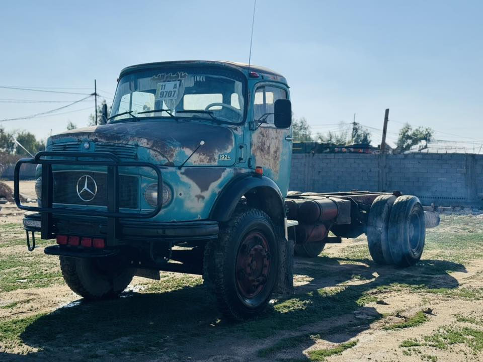 قجمه للبيع ٨٠  شركه قماره بلاديه شاصي بلادي بدون صبغ رقم بغداد بسمي محرك ستندر مكان نجف الشراي يتصل ***********
