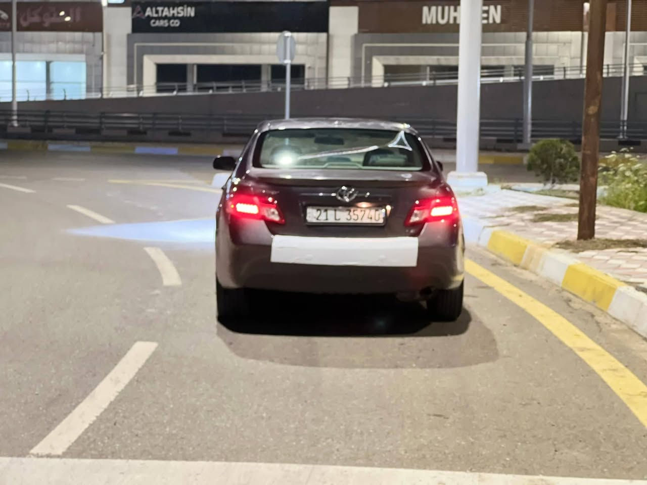 سلام عليكم كامري للبيع موديل 10كندي LE سياره قطعتين ونص صبغ بدون دواخل ماشيه 140 كير محرك مامفتوح لاصرف لابخار تبريد ابشرط تخم تاير جديد تخم ويل كروم منظومة زنون تحكم ستيرن كشن كهرباء سياره حلوه بمعنه كلامه سعره ١٠٠ بي مجال ***********
