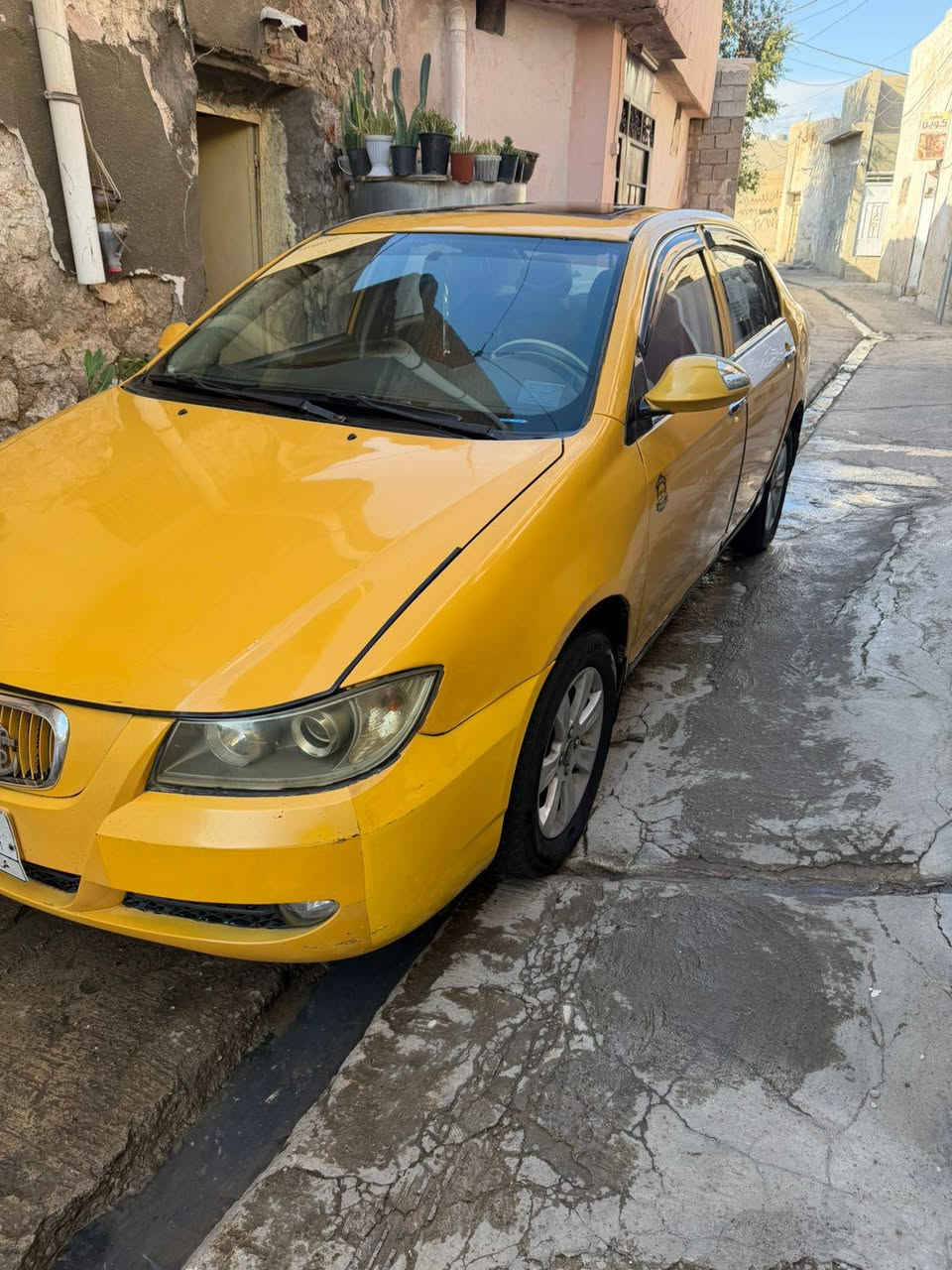 ليڤان 620 موديل 2013 رقم كركوك سنويةجديدة  لحد 2028 نقابة صفر سيارة جاهزة 4 اطارات جديد بطارية جديدة صبغ عام بيها طخة  بالجنطة  والجاملغ الخلفي طرف السايق وبيها تعديل باب خلفي طرف السكن السعر 42 ورقة مكان كركوك ***********
