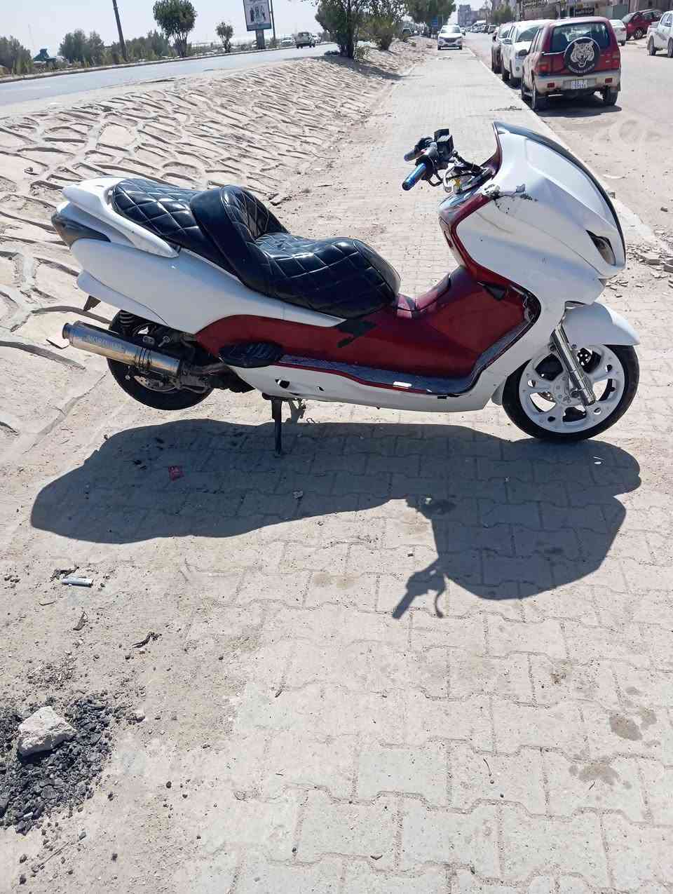 السلام عليكم
للبيع فورزه 0.8 ماعيزها شي 
ودراجه حلوه وناعمه بل مشي  تشك كاع شك بل بطناش مالتها 
وبدللها محرك مال حاويه ماصارله اسبوع الله شاهد 
و عليها تزويدات يداد  
و صالنصه رياضي 
ونيكل دبلات و نيكل خطه كلجات
و جنح خلفي بس ماشاده موجود عندي ونطي ويه دراجه 
و ايضن اشاير موجوده وهم انطيهن ويه دراجه لان ماجاي افرغ اشدهن اني 
وبيها ضرب عل صوب اليمنه  و كفراتها بيهن قليل ضرر 
و كهربائياتها شغاله 100/100 و تايرات جديده 
ولايتات كرستال  زنون ثلجي  تجي تفحص بيدك 
سعرها 1650 وبيها مجال قليل 
مكاني نجف متواجد عل فيس و هاذ رقمي *********** للشراي ماقصر وياه بل سعر
