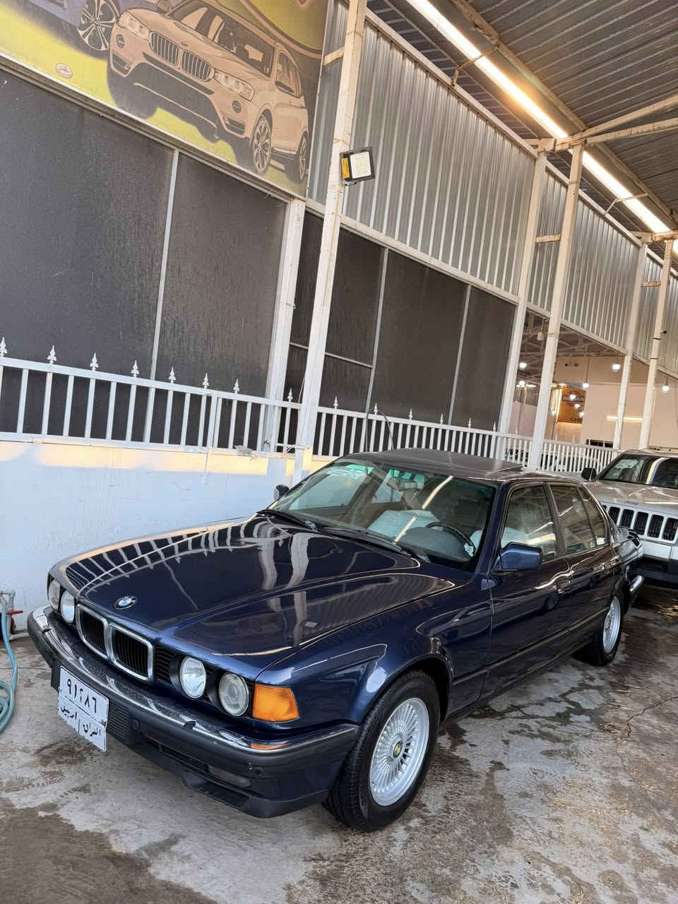 بي ام بيلادي 740 اصل و فصل 8 سلندر موديل 92  بيع و مراوس حسب القناعه مكان كركوك معرز جنة كركوك***********
