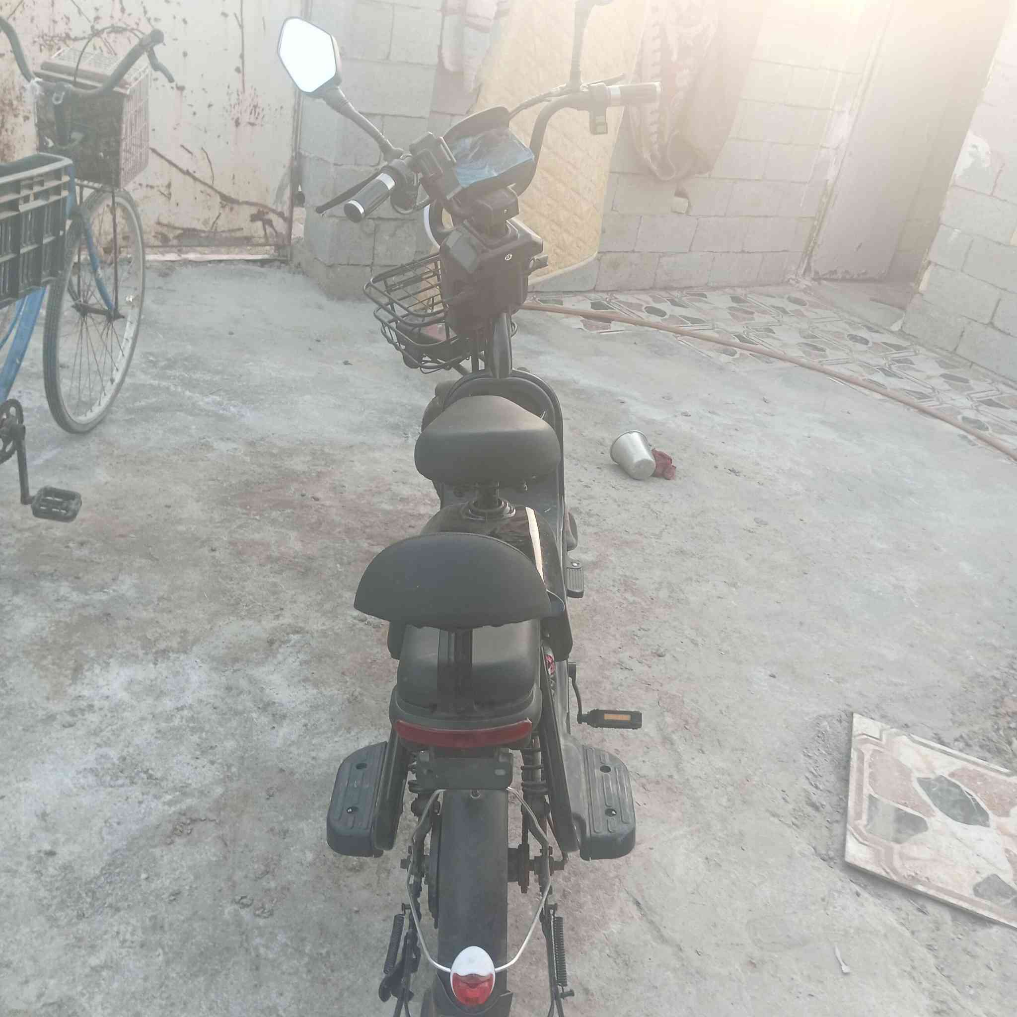 دراجه شحن بعدبجيس لل بيع السعر500المكان الرفاعي ***********
