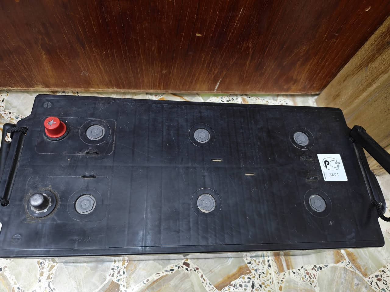 السلام عليكم
بطارية Sonnenschein A412/120 A جديده 

ألماني اصلي 

مجموعة متنوعة من تطبيقات الدورة العميقة وتخزين الطاقة الثابتة نظرا لتقنية الجل (dryfit gel) الخاصة بها والموثوقية العالية. 

تشمل استخداماتها الشائعة ما يلي: 

الاتصالات السلكية واللاسلكية 

 أنظمة إمداد الطاقة غير المنقطعة (UPS) 

 أنظمة الطاقة الشمسية 

 المركبات الكهربائية الصغيرة (مثل عربات 

الجولف)  

 التطبيقات البحرية 

 أنظمة الإضاءة والطوارئ 

  أنظمة الأمان والإنذار

السعر 700  دولار
للأتصال رقمي ***********
