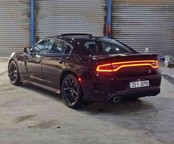 سلام عليكم 
دوج جارجر RT Plus 2022 
مكينة هيمي 5700
فول مواصفات 
فتحة كشنات حضن
كشنات تدفئة تبريد 
كزوز رياضي بلادي 
الون بنفسجي 
الحادث جاملغ وبيها بارد بسيط 
السياره ماشيه 20 الف 
رقم اربيل باسمي تريد تحويل تريد وكالة
السياره ستوك ابد مملعوب بيه سعرها 240 وبيهة مجال
بلحقيقه احلى من صور 
الهاتف والواتساب : ***********
