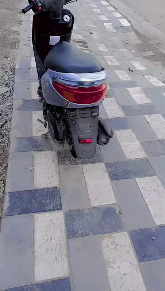 السلام عليكم دراجه كفاله عامه من كل شيء من ماكينه وما ملعوب بيها الدراجه ابد واللي يريدها رقم تليفون موجود واتساب موجود والمو شراي لا احد يطب ويعاملني رحمه لوالديكم مكان بغداد الشعب***********
