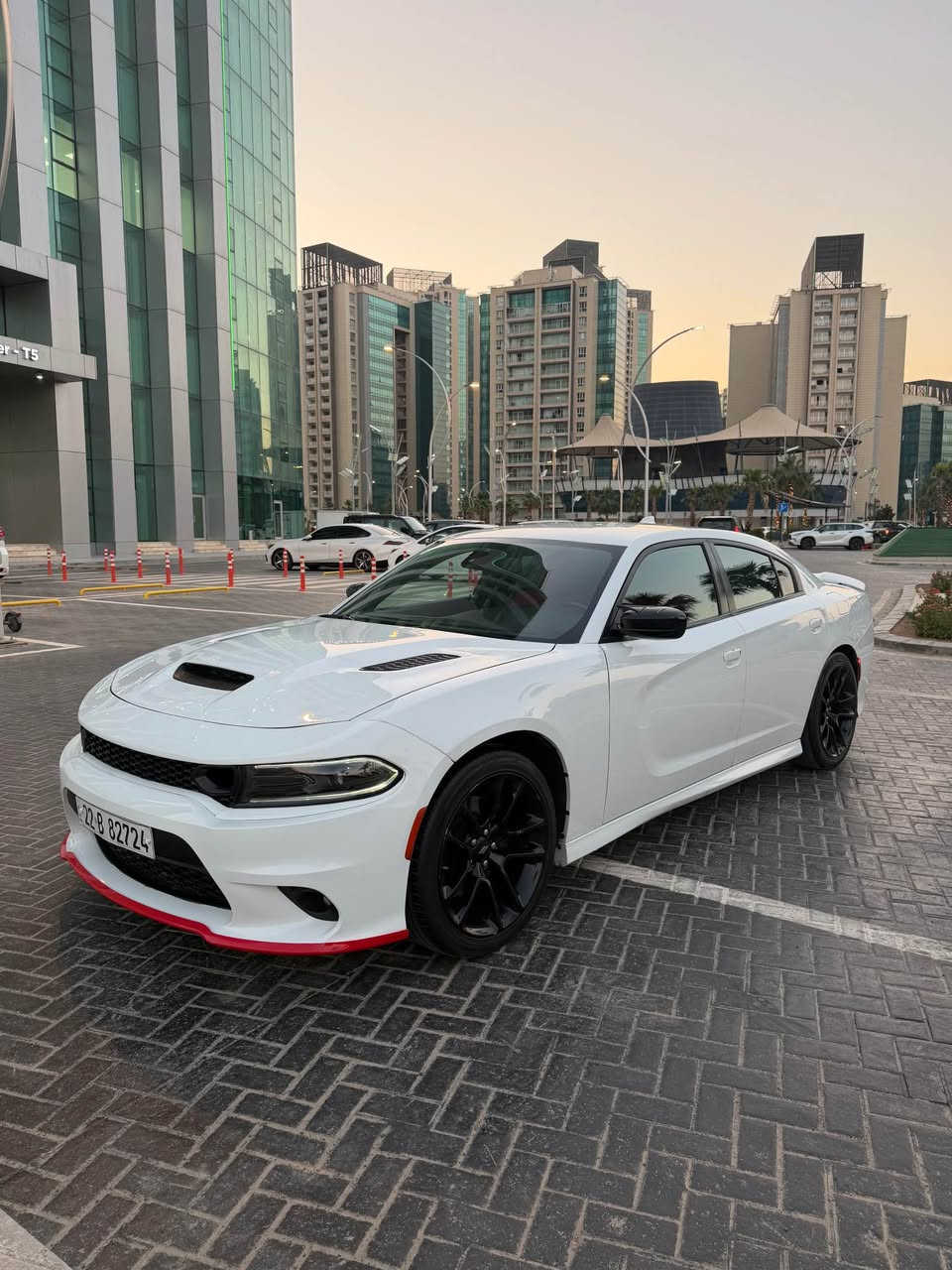 جارجر  جيتي GT  موديل 2021 (  )السونار موجود خابر بيك خير تدلل
الخوان فقد البيع ما الرواس 
***********
السيد الوان البيض المميز 
 فول مواصفات GT 
الدخل الحمر البيلادي
(اقره المنشور قبل ماتخابرني و بيك خير وتدلل))
(السياره بيها فقد بنيت البدون الدخل بشرط الفحص ) 
سياره جديده اي نقص ما بيهه ابد 📍❤️
(سيارة  ماشية ٧٦الف )
سياره جديده بمعنى الكلمه
رقم  اربيل الجديد كلشي جديد
المحرك : V6.  3.6L .
المواصفات :
* جناح خلفي بلادي
* ويل قياس 20 انچ  بلادي تخم تاير جديد
* ستيرن رياضي . 
مقاعد رياضية جلد   حضن
* كشافات الضباب زنون . 
* المصابيح الأمامية مع LED . 
* حساسات . 
* شاشه كبيرة مع نظام ملاحة نفكيشن GPS .
* الشاشة مع اوپشنات SRT . 
* سستم صوت الپاين .
* مقاعد أمامية كهربائية عدد 1 
* تشغيل عن بعد . 
* محدد سرعة . 
* تلفون بلوتوث . 
* كاميرا خلفية .
* مرايا متحسسة للاضاءة العالية .
* كير شفتر بالستيرن . 
* دخول ذكي (بصمة) .

السعر 225📥
للاستفسار
مكان السيارة اربيل 
***********
***********الوتساب أربيل, العراق
