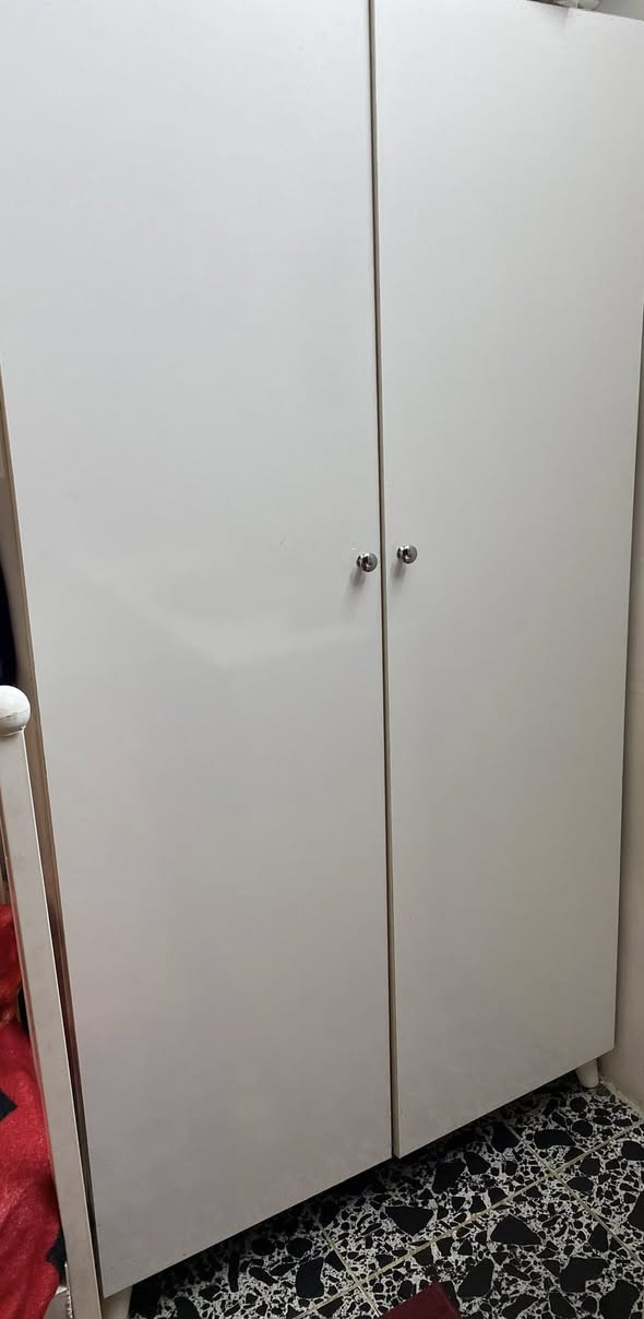 تخم كورنر للبيع السعر 100 الف زوليه 2*3 تركيه السعر 50 الف كنتور بابين جديد شغل درجه اولى السعر 100 للاتصال ***********
