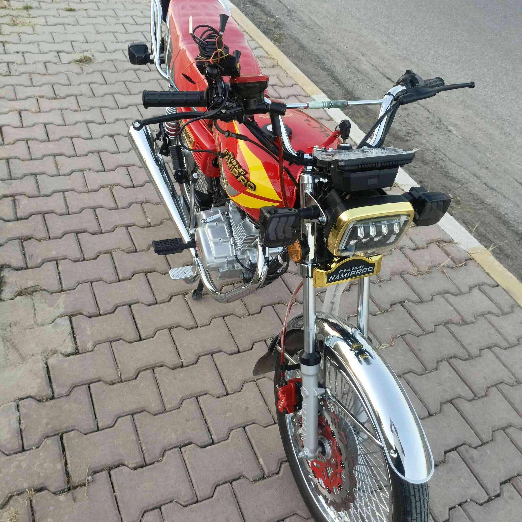 سلام عليكم دراجه للبيع نامه برو 2025 بعده صفر بل26 طالعه كله بلادي غراضه موجودات سعره750 بي مجال عنوان كركوك حي العسكري شراي خابر ***********
