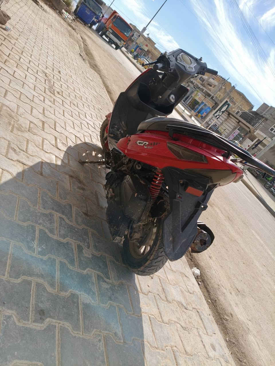 دراجه للبيع مكينه مال ادرس جديده شلع شك الكاع مكاني كوت مسعجل عله بيعه سعره 175مجال بسيط كلش ***********
