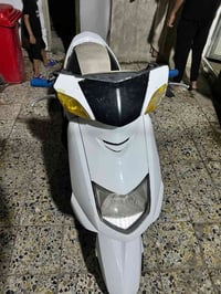 سكنس نثية • حك جهة