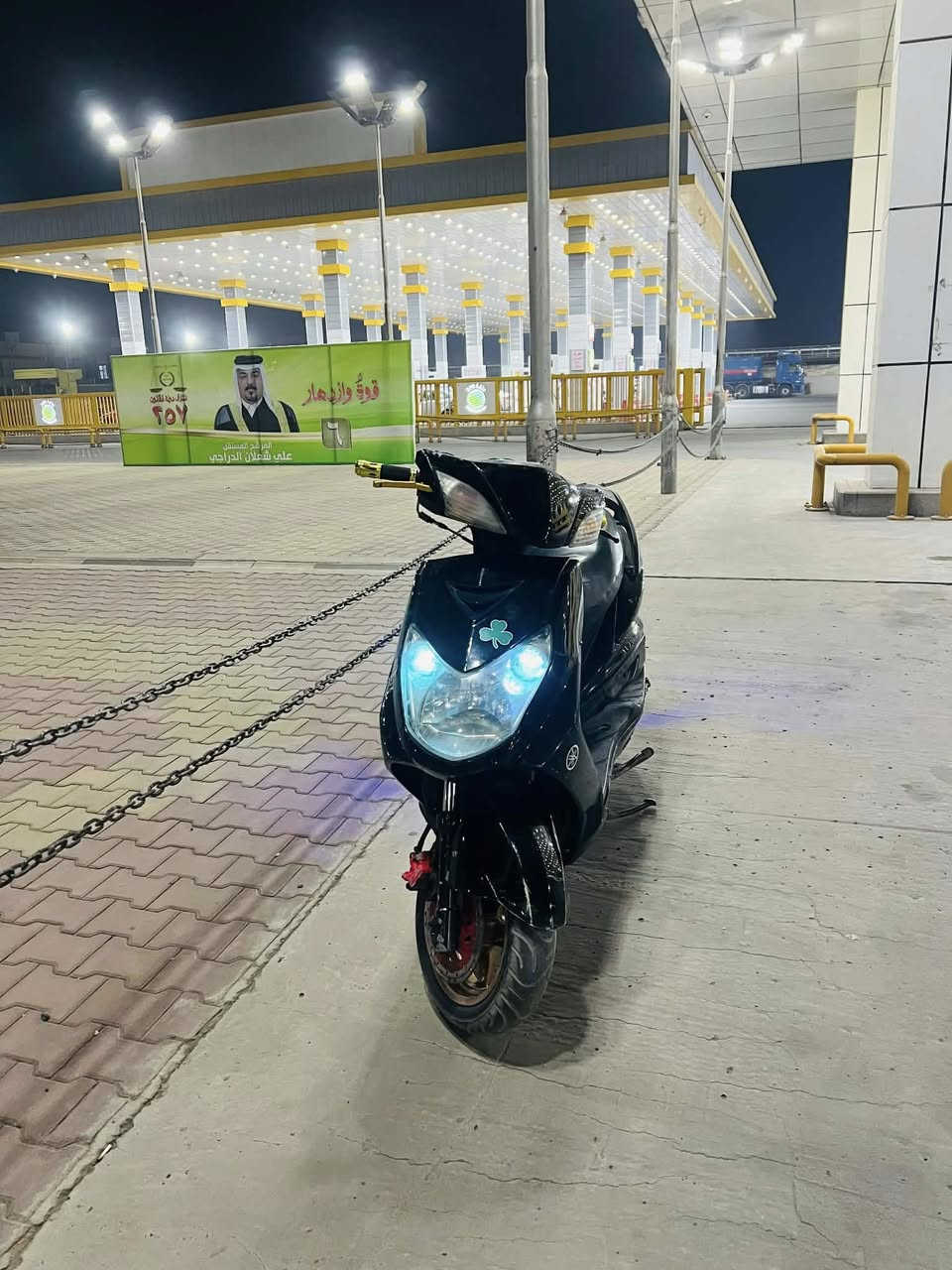 السلام عليكم من رخصت الادمن دراجه سكنس فحل تزويد خارجي فقط الدراجه بلاديه 53ونص الدراجه ما مفتوحه بلاديه بيها تزويد خارجي قبق فلاوين رياضي لون ذهبي قطره رياضي لون ذهبي وياله  مال سكنس جبلي رياضي لون ذهبي يدات بريك كوسو ذهبي يدات بانزين ذهبي بيها زنون اصلي ثلجي يصطر صطر اشاير لد صرنصه رياضي كاربون فايبر اصلي ام الكاتم فقط بيها تريشه يسره نقص الدراجه مكفوله من الطول ل طول سعر الدراجه 625و بيها مجال رقم الهاتف ***********واتساب متواجد فقط🤍
