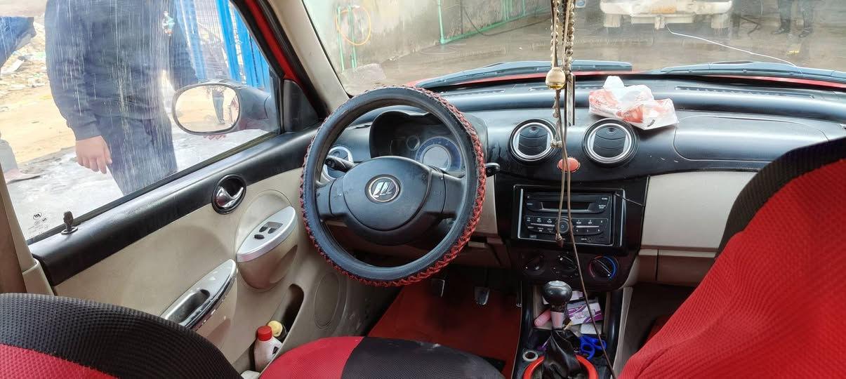 مرحبا ... ليفان 2013 مكفولة من الضربة والصبغ محرك وكير ع الشرط رقم بابل مكان السيارة نجف رايدها 35 
***********
