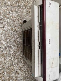 سبلت مستعمل توسوت ١ طن يشتغل مولد وطني 07718059266