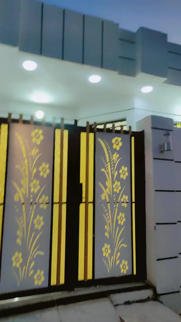 دار للبيع المساحه 125م  شغل هندسي درجى اولى البيت بيه غرفتين وصاله ومطبخ وستقبال وصاله في الطابق الثاني بناء حديث صب مكان البيت دوانم دور النفط كل الخدمات كامله حتى تبليط انه مكلف بنشر خابر على الرقم  ***********
