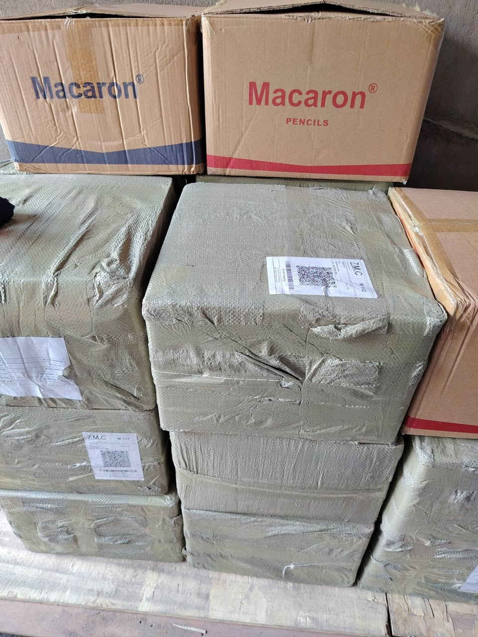 قلم رصاص ماركة ماكرون درجة اولى 

٣ موديلات

سعر الدرزن ٧٠٠٠

سعر الكارتون ٢٠ درزن مشكل ٣ موديلات  ١٤٠  ألف مع التوصيل

سعر نص كارتون ١٠ درزن مشكل ٣موديلات ٧٥  ألف  مع التوصيل

للطلب ماسنجر او وتسب ***********
