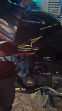 بولسر نيون • ١٥٠ • ٢٠٢٢