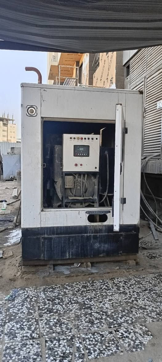 السلام عليكم بيركنز انكليزي اصل 500 كيفي انجكتر كاتم نظيفه جدا على وضع شركه مامفتوح برغي بيه نظيفه  مكان كربلاء المقدسة  الاستفسار الاتصال ***********
