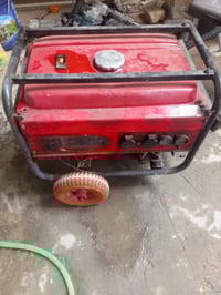 السلام وعليكم عندي موالده شغاله السعر 120مكاني بغداد المشتل حي المعلمي...