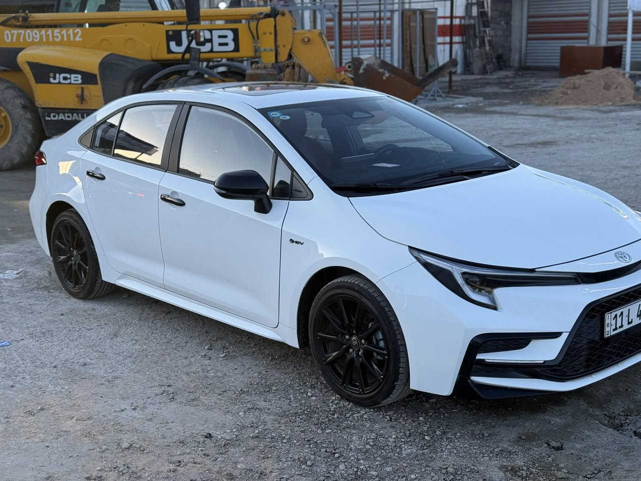 كورلا هايبرد 2025 فئه S بلاك ادشن الفول 1/1
ماشية 10 تالاف كيلو فقط مكفوله كفاله عامة من كلشي 
رقم بغداد الجديد تحويل مباشر

مكان السيارة : بغداد حي الجهاد 
تواصل : واتساب فقط***********
***********مفتوح اتصال 

سبير ما نازل السيار كامل على وضع شركة
كاعيات بعدها بالجيس 

مواصفات ال S معروفة
داخل احمر كراسي جلد + كهرباء محرك 1800 هايبرد HEV 
سياره كت كامل بلاك ادشن بلادي داخل جلد احمر بلاد 
بصمة دخول بصمة ابواب بصمة تشغيل رادارات 360 
ويل كب اسودحجم 18 اسود تايرات بريجستون 
شاشة جبيرة تدعم ابل كار بلي 
 سلايد روف ( فتحة سقف ) دشبول دجتل كامل سايد بريك بصمة اوتو هولد درايف مود وضعيات قيادة ويل جبير حجم … وبعد اهواي مواصفات ….
سعر 157 وبيها مجال
