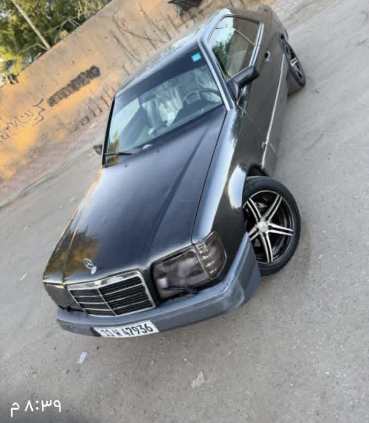 مرسيدس دبي كير مكينه ابلادي للبيع او مراوس حسب القناعه تبريد تخم تاير ويل كب رياضي صدر امامي خلفي رقم دولي سنويه جديده هزه جديده  غرفه جلد بلادي كهربائيات كلها شغاله السعر 60  بيها مجال بصيط رقم ***********
