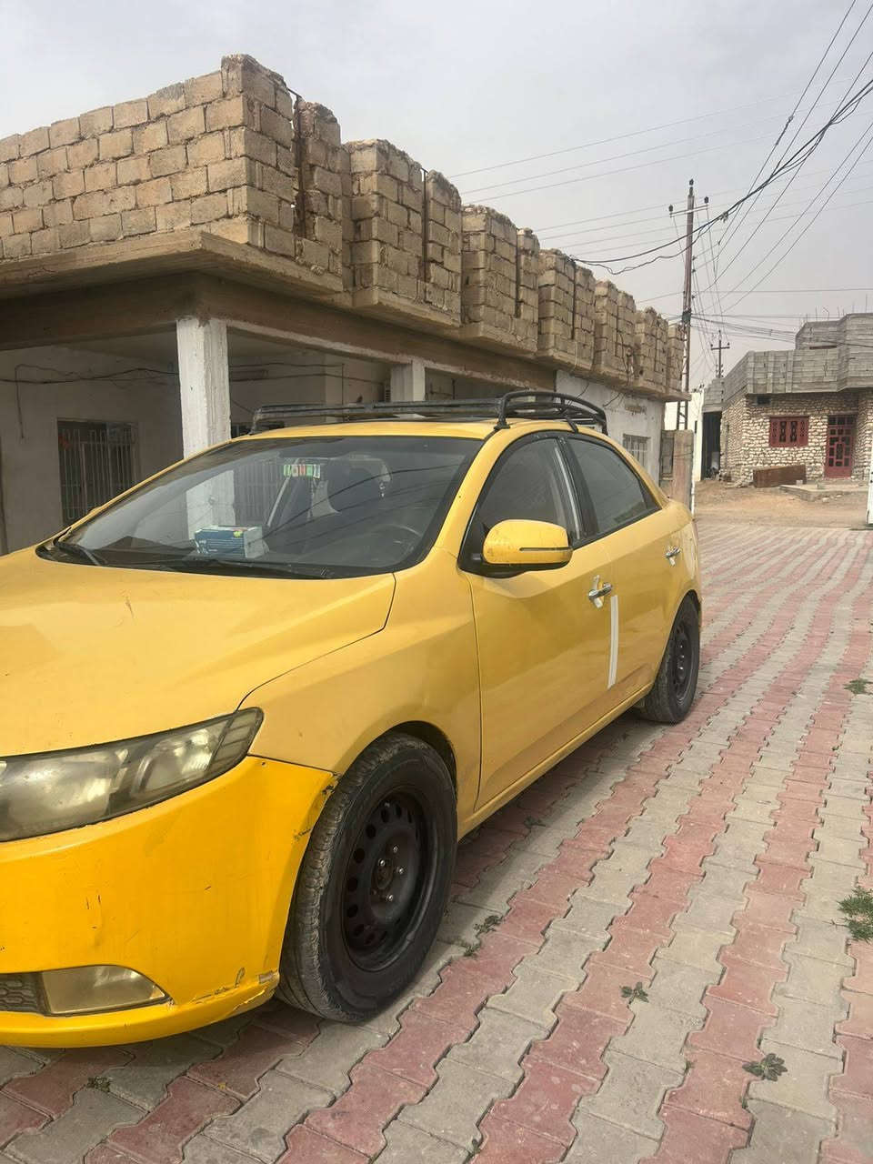 للبيع فقط سياره فورتي موديل ٢٠١٣ رقم بغداد باسمي فول مواصفات ما عدا البصمه وارد امريكي حادثها الجاملغ الخلفي فقط محرك GDI كير ومحرك كفاله نقصها فقط صدر امامي مكانها الرمادي لاتصال على الرقم *********** السعر ٨٥ وبيها مجال بسيط
