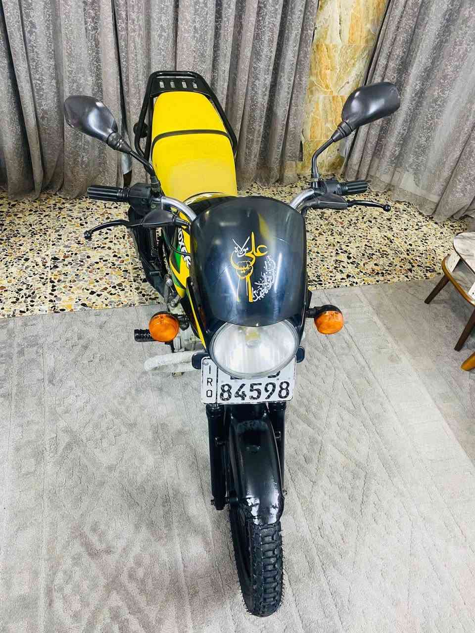 السلام عليكم ورحمه الله 
بوكسر هندي موديل 2021
ما مفتوحه بلاديه 
مكينه كير كهربأيات خير من الله
لايت زنون عالي ناصي
تختم تاير جديد
مكينه ناعمه دراجه ما متعوبه حلوه
سنويه بأسمي تحويل ثاني يوم
بيها هسه صالحه لمده سنه كامله
يعني ميحتاج تنهز شغلتك ممتازه
وين ميعجبك افحص افحص
مكاني بغداد شهداء البياع
السعر قفل من الاخير لا اعاملك ولا تعاملني
1850 الي يعجبك اهلا وسهلا ميعجبك هم اهلا وسهلا وعلى راسي 
وهذا رقمي***********
