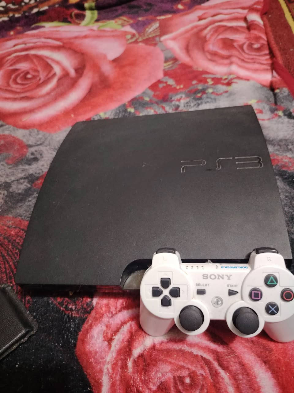 سلام عليكم بلي 3 سلم مهكر نضيف تجي ويا 12 لعبه هارد خارجي 500 كيكه تجي ويا يدات 2 واحده اصليه مضمومه
السعر 150 وبي مجال
العنوان.بغداد
للتواصل ***********
