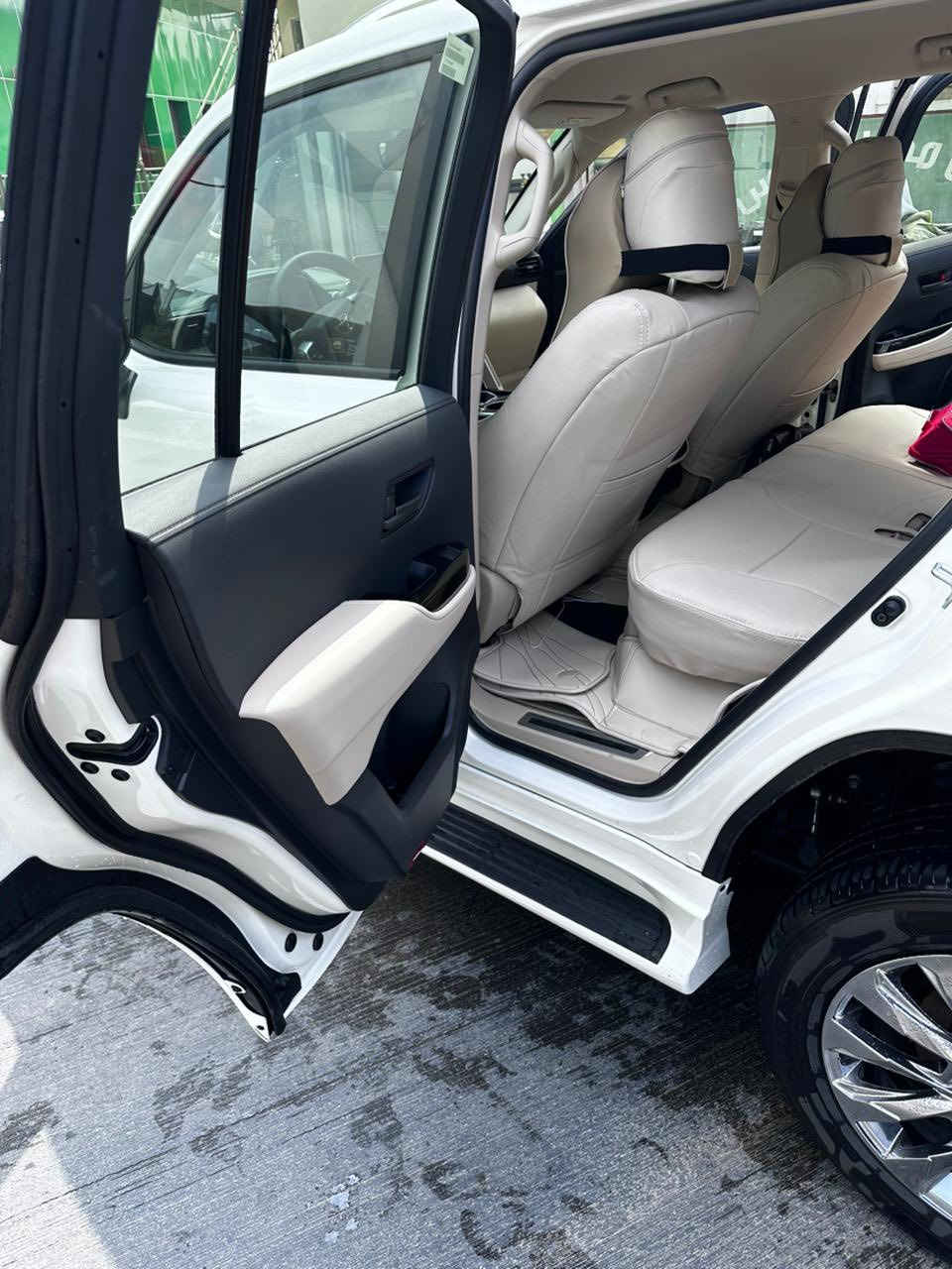 السلام عليكم 
لاند كروزر (GXR) للبيع 
التفاصيل مذكورة في المنشور


**إذا كنت صاحب هذا الإعلان وتريد حذفه لأي سبب، رجاءا أرسل رسالة إلى الدعم الفني**