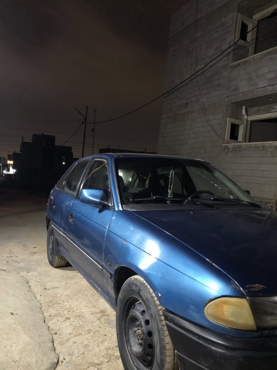 استرا جنطة سنوية عظم رقم مسطرة رقم نينوى باسمي  لون ازرق شذري  موديل 1993
كهربائيات شغالة طخم جديد باتري جديد كير عادي 
 سعر 48 وبيها مجال بسيط 
للتواصل واتس اب 
***********
