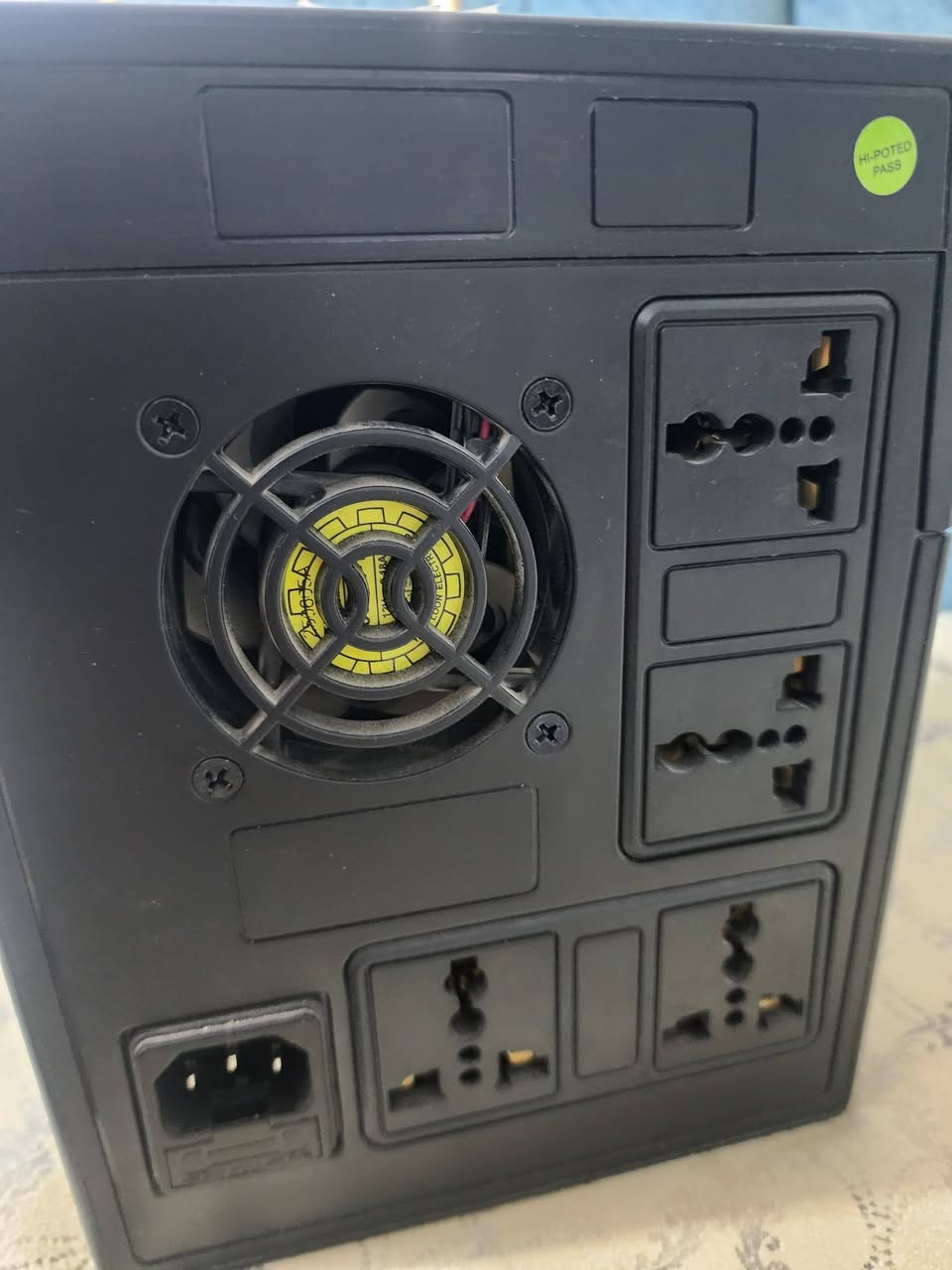 السلام عليكم 
UPS 2000VA نوع ABC مستخدم قليل
نضافه جدا عاليه 

يوبي اس ينطيك وقت كيس وشاشه تصفح 45 دقيقه الى ساعه 
العاب ينطيك 15-20 دقيقه
بطارياته حاله ممتازه 
السعر 80 الف فقط 
مكاني بغداد توصيل موجود


**إذا كنت صاحب هذا الإعلان وتريد حذفه لأي سبب، رجاءا أرسل رسالة إلى الدعم الفني**