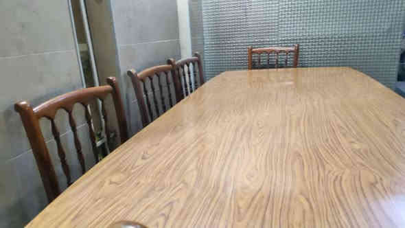 سلام عليكم ميز طعام خشب ثقيل ويا 7 كراسي جديد استعمال شهر زلغ مابي سعره 175 وبي مجال بصيط حق الجيه مكاني بغداد الغزاليه اي استفسار تصال علئ رقم *********** بي واتساب
