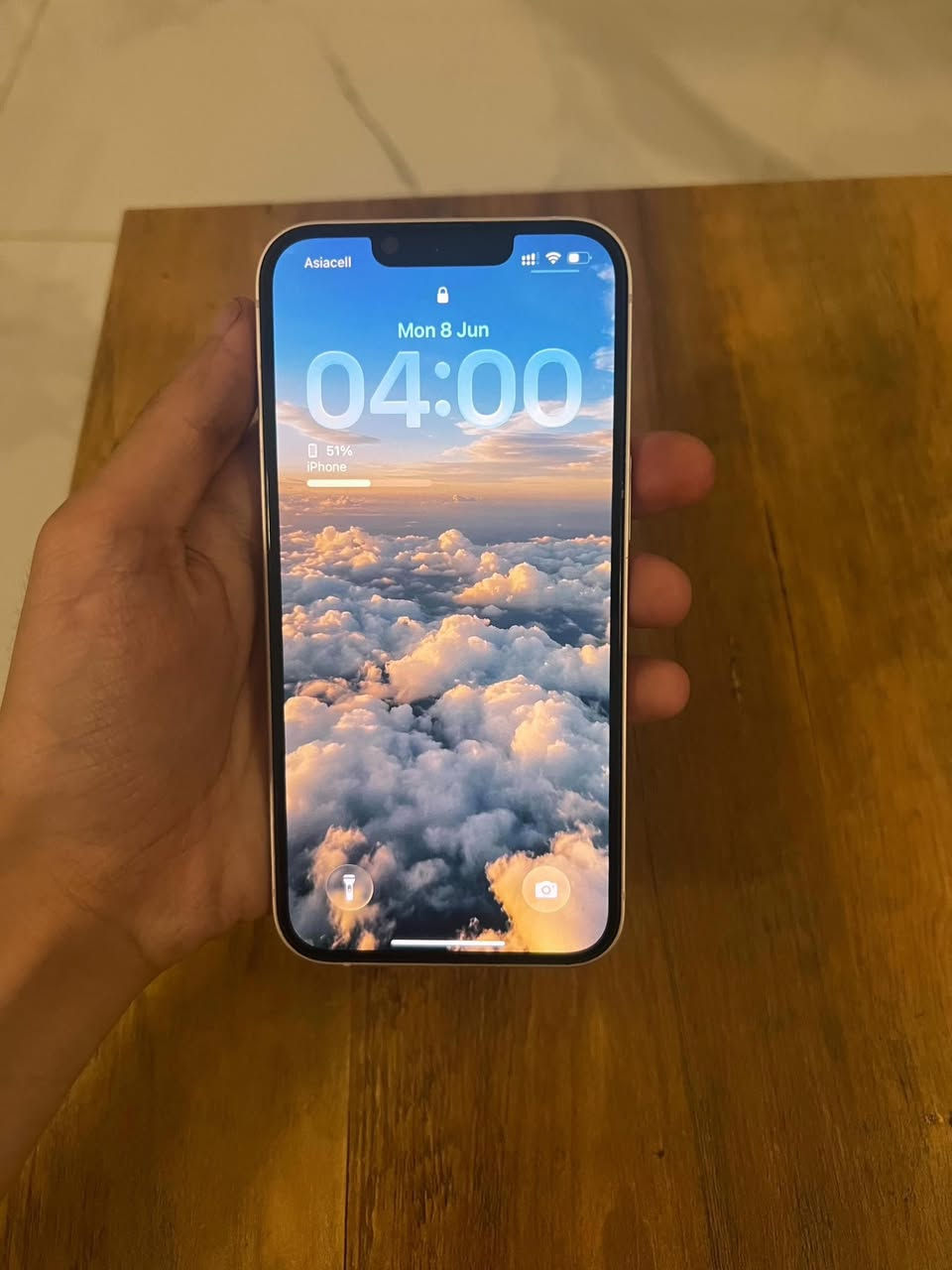 ايفون ١٣ عادي لون وردي
ذاكرة 256  ( مو 128 ) بطارية 83 🔋
جهاز كلش. نظيف بي ضربات بسيطة بالشاصي 
كلشي بي شغال كامرتة الفيس ايدي اللمس كلشي ولا مبدل ابد 
جهاز وياه شاحنة وبدون كارتونة
الجهاز دبل شريحة ( يعني تصير تخلي بي خطين ) 
السعر 550 وبي مجال بسيط ( لان ذاكرتة عالية 128 مو 256 ) 
رقمي للتواصل ***********
مكاني بغداد
