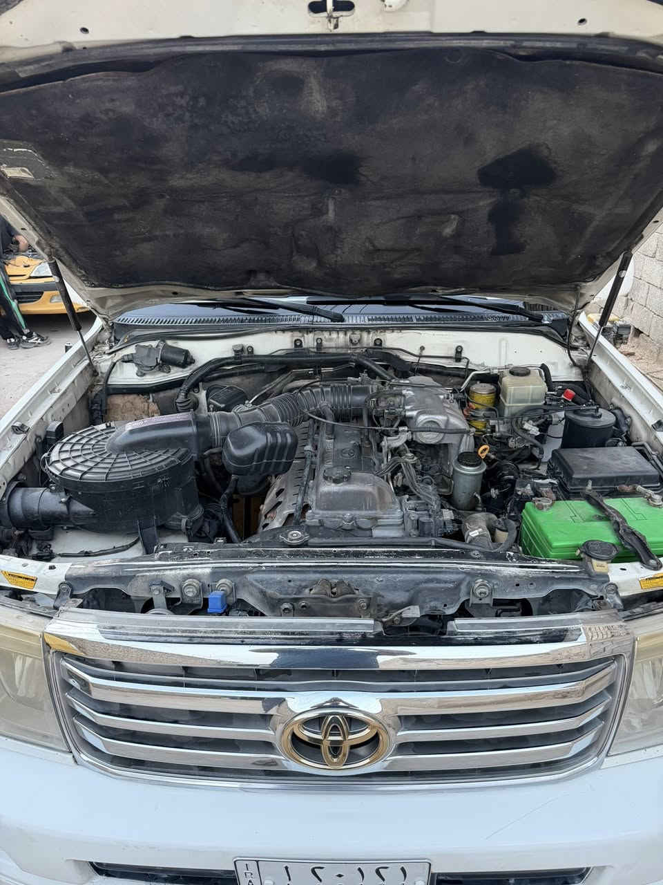 السلام عليكم لاندكروز GXR2007سياره خير من الله وحلوه ماشيه 200 ك م السياره احله من الصور رقم بغداد بسمي ومكانهه بغداد مدينه عارضهه 155 والسونرا بل منشور رقم الهاتف ***********
