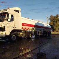 للبيع ڤولڤو FH 420 موديل 2002 گير عادي  محرك گير اكسل شاصي شرط تانكي س...