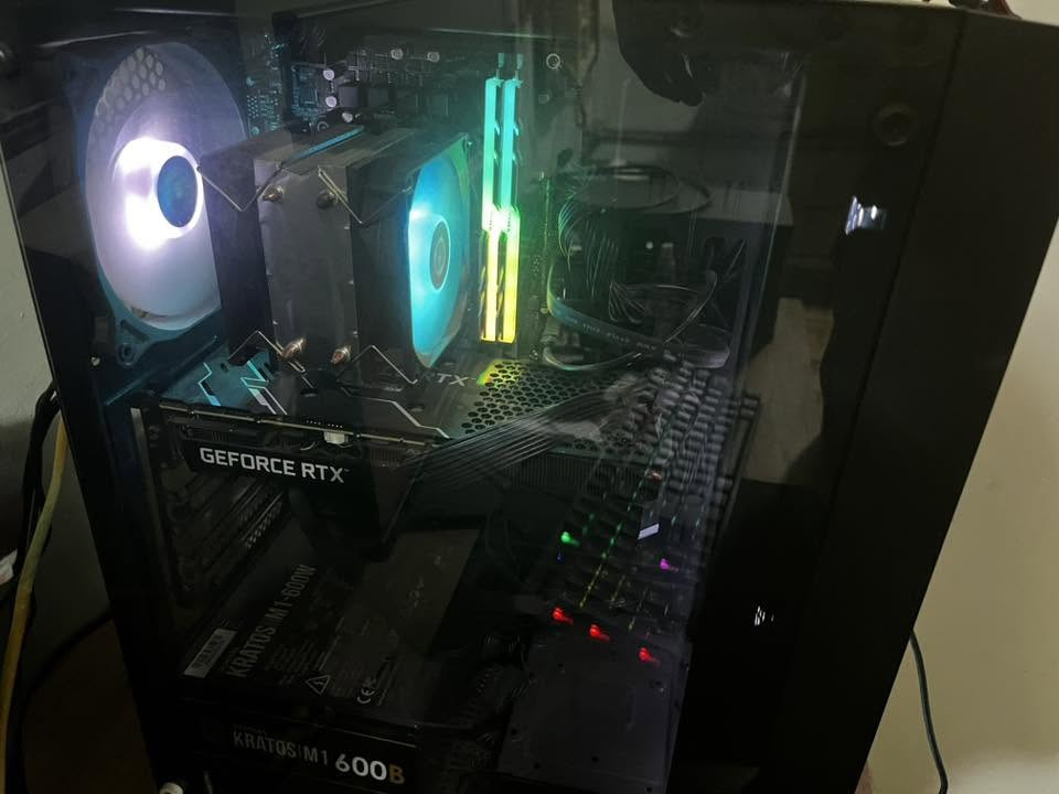 السلام عليكم حبايبي كيس للبيع
Cpu: i5 13400f
Gpu:3060 ti 8gb 3 fan
Psu:600 W gamdias 
Ram: 16 gb 8x2 3200mhz
Ssd: 256gb 
Hdd: 1tb
Case: aura 4 fans
السعر مليون 
ماعندي توصيل مكاني السيدية انطيك وياه ماوس وكيبورد هديه


**إذا كنت صاحب هذا الإعلان وتريد حذفه لأي سبب، رجاءا أرسل رسالة إلى الدعم الفني**