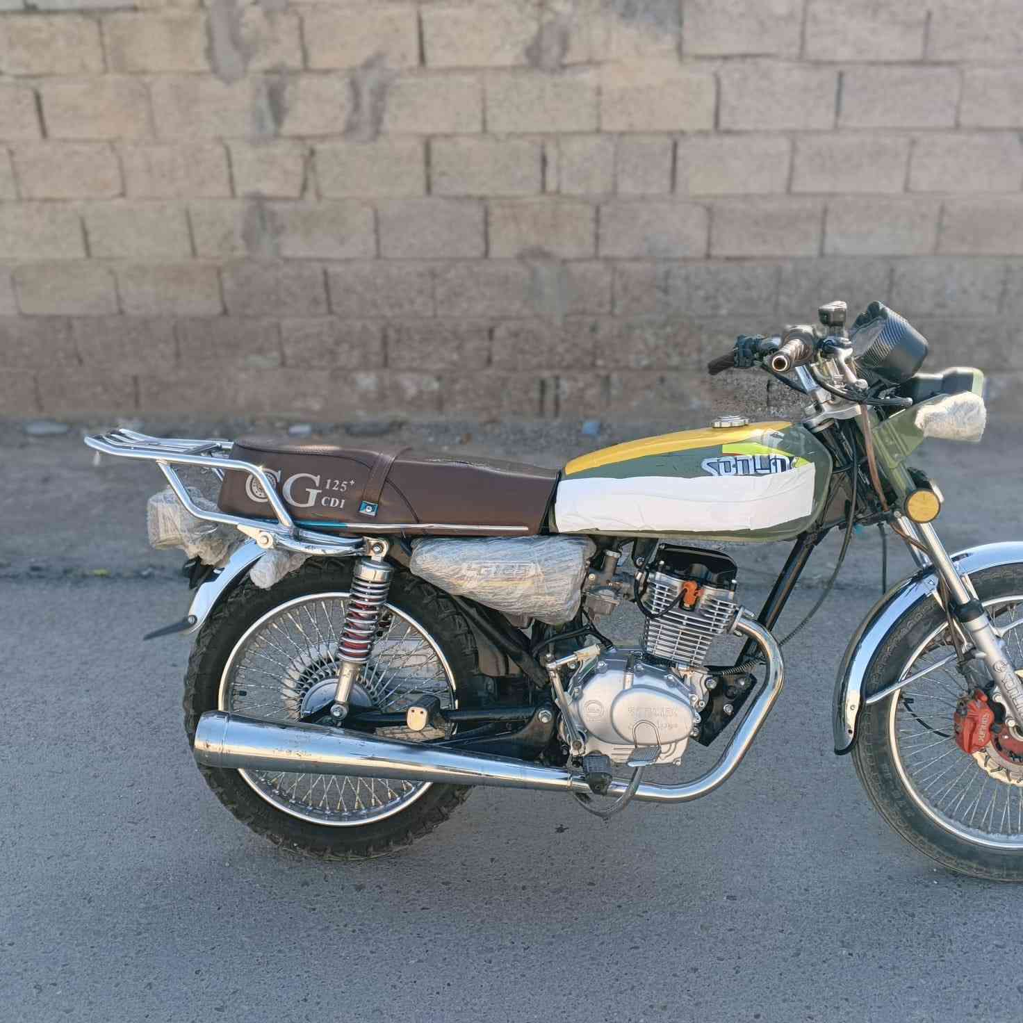 سلام عليكم
دراجة إيراني تايكر أربعة كير موديل أربعة وعشرين دراجة نضيفة شوفت عينكم مكينة بلادية كهربائيات كلها شغالة 

السعر /650 وبيها مجال حك الجية العنوان بغداد قرب جزيرة بغداد السياحية 

للاستفسار /***********
