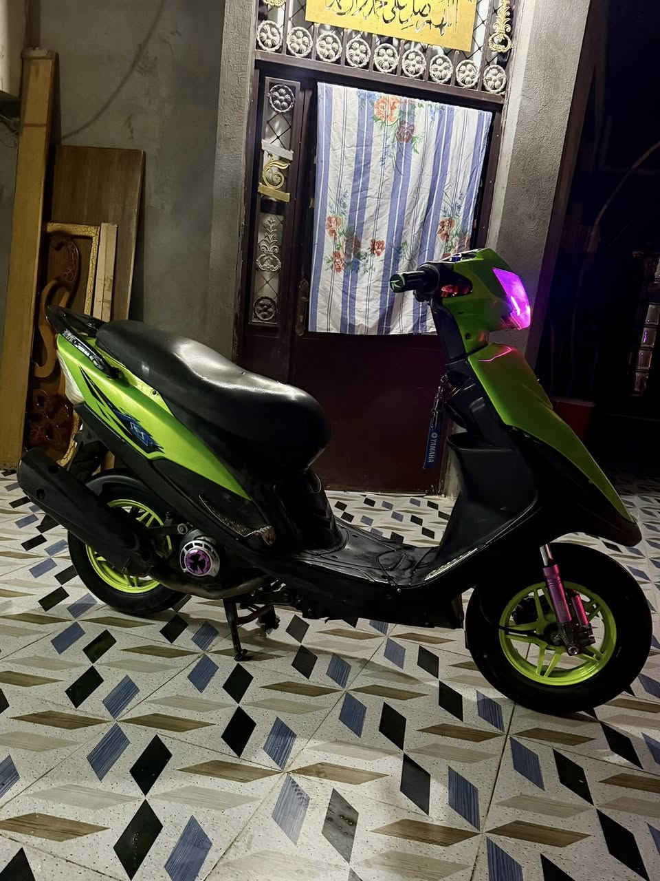 ماكس للبيع بوشه 55 بلادي الدراجه بيها إضافيات كفرات وياله وغراضها البلاديه كله موجوده السعر 650 وبيها مجال


**إذا كنت صاحب هذا الإعلان وتريد حذفه لأي سبب، رجاءا أرسل رسالة إلى الدعم الفني**