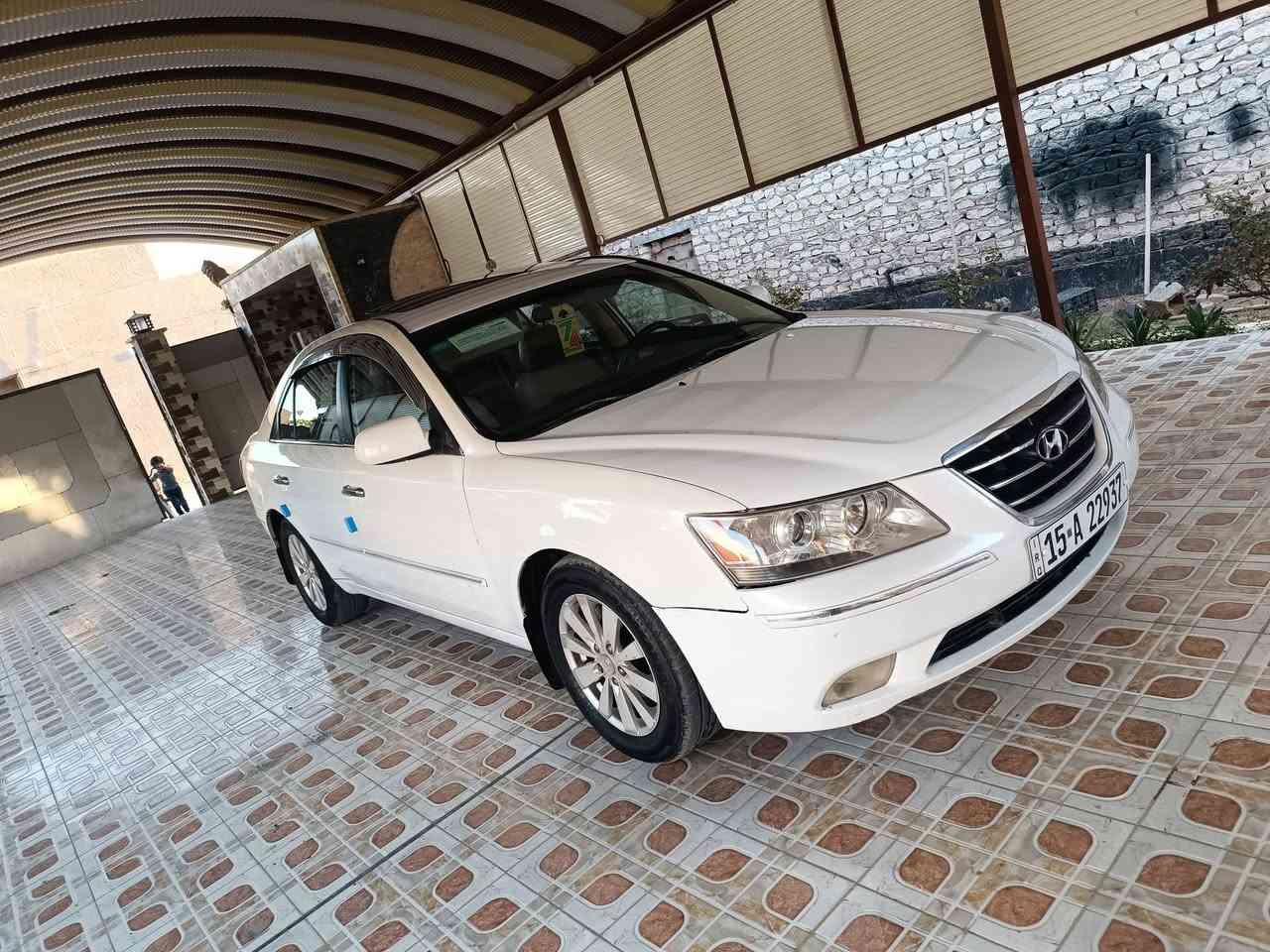 سوناتا موديل 9 وارد امريكي كرسي كهرباء اوفتحه محرك2400مال حاويه بعده جديد لوك كير صدر خلفي امامي جديد تبريد ثلج جاهزه من كلشي السياره بيه تقشير اوراشين بيه قطع ابيعه مصبوغه عام بدون  ضربه ليبل واحد مكان السياره الانبار قضاء هيت اي استفسار اتصال هاتفي ***********او***********السعر97ورقه
