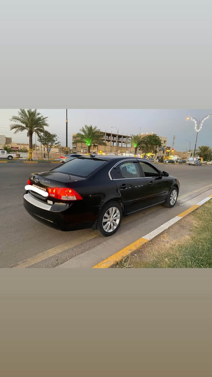 السلام عليكم للبيع كيا اوبتما لوتز 2009 سيارة جاهزة كير محرك صدر تخم تاير تبريد ثلج كله مكفول بيها قطعتين جاملغ سايق تبديل وباب خلفي عكس السائق صبغ وبارد بسسيط والباقي كفاله السعر 100وبيها مجال مكان بابل _جبله 
***********
