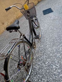 بايسكل بناتي للبيع حجم ٢٧ سعرة ١٠٠ وبي مجال للطيبين العنوان بغداد حي ج...