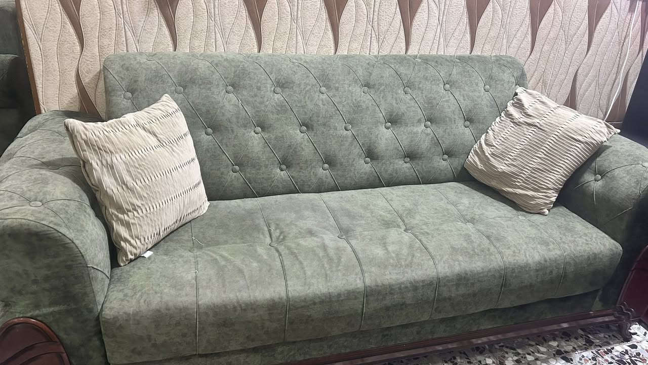 مرخصه الادمن
ثنين تخم مستعمل للبي/ع كل واحد 10مقاعد  التخم الزيتوني نضيف مابي اي عيب و كلش حلو و الازرك بي عيب واحد ولهوه زرف صغير مال جكاره فقط ونضيف لش/راي يتواصل ا على هذه الرقم ‭  0786 599 3355‬
