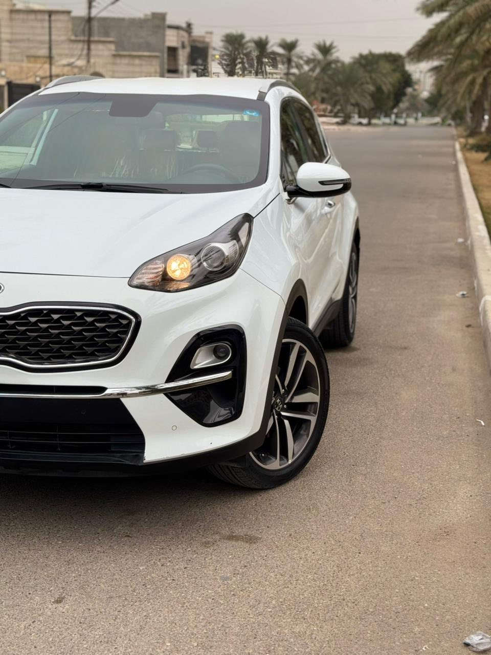 السلام عليكم
سبورتج موديل ٢٠٢٠ خليجي رقم بغداد الجديد ماشيه ٣٦ الف حقيقي عل الفحص مكفوله السياره فقط شخط صغير كد  اصبع السياره جديده وعل ايدنه من الصفر كير محرك صدر كله عل الشركه سويجات وكتلوكات كله ممستعمله وترايه كأنما زيرو مواصفات حساسات ومري كهرباء وتحكمات جهتين وآوامر صوتيه انضمه قياده ايكو ونورمل وسبورت ومحرك ٢٠٠٠ وتبريد امامي وخلفي واشاير بالمري ومري طي السياره جديده بمعنه الكلمه مكانه السيديه سعره ٢١٨ تلفون ***********
