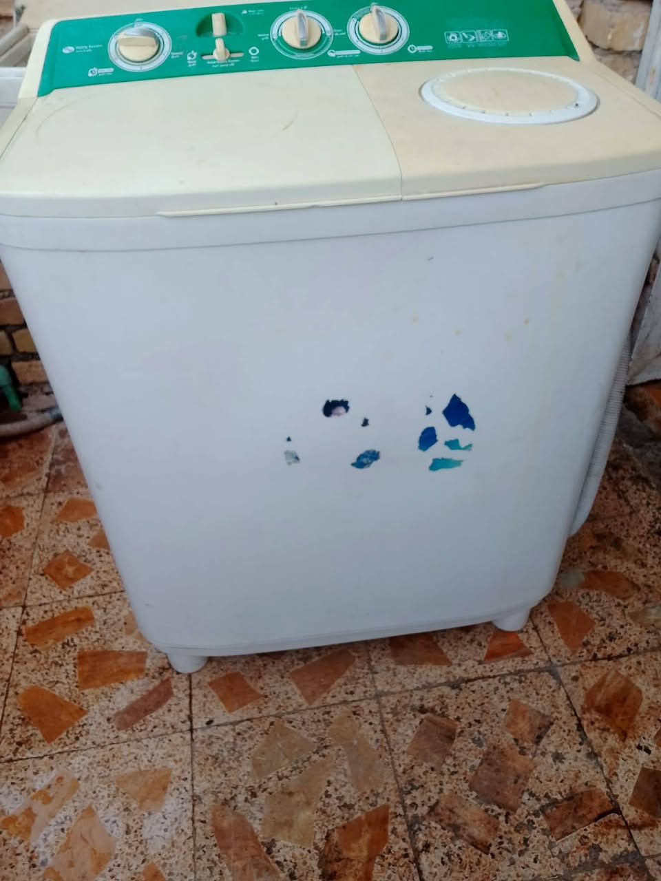 غساله هيتاشي حجم وسط ب85
ثلاجه فستل 16 قدم ب150
جربايه ب50
نظيفات شرط الفحص
ميسان حي النداء ***********
