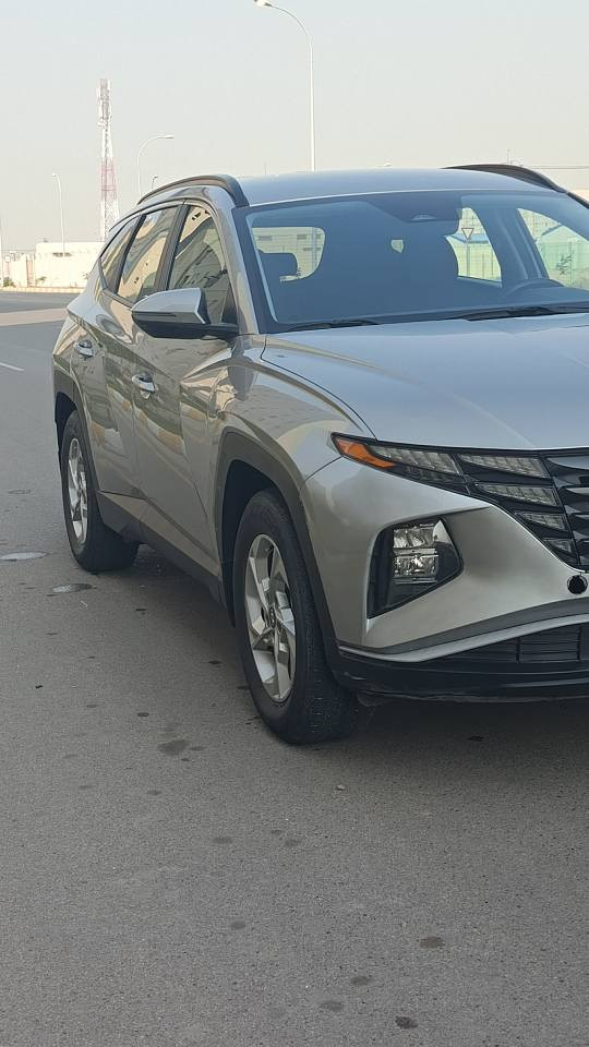 السلام عليكم
​🚗 هيونداي توسان 2022 - وارد أمريكي (نظيفة جداً)
​الموقع: بغداد - زيونة
السعر: 169 ورقة (16,900$)
​المواصفات الأساسية:
​الموديل: 2022
​المحرك: 2500 Smart Stream
​اللون: سلفر (فضي)
​المسافة المقطوعة: 43 ألف ميل
​الرقم: سليمانية (تحويل أو وكالة حسب رغبة المشتري)
​المميزات والتقنيات:
​نظام التشغيل: بصمة تشغيل + تشغيل عن بعد.
​أنظمة الأمان: رادار (أمامي، خلفي، جانبي) + تحديد مسار (قيادة آلية).
​الراحة: تدفئة كشنات + تدفئة ستيرن + نظام إطفاء ذاتي للمحرك.
​التحكم: تحكم ستيرن كامل + كروز سرعة (مثبت سرعة) + أنظمة قيادة متعددة + أوتو هولد.
​التبريد: قطعتين (أمامي وخلفي).
​التكنولوجيا: شاشة كبيرة + كاميرا خلفية دوارة + إشارات بالمرايا.
​حالة السيارة (الحادث):
​الحادث في جهة السائق (أربع قطع جانبية).
​البجم كبس (سليم من الداخل).
​السيارة جاهزة تماماً ولا تحتاج لأي مصاريف.
​للتواصل والاستفسار:
​📞 رقم الهاتف: ***********
💬 واتساب: متوفر على نفس الرقم بغداد, العراق
