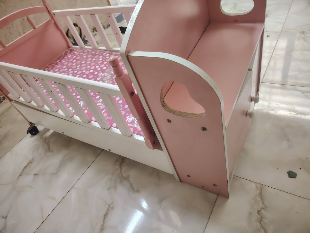 السلام عليكم عندي كاروك اللبيع السعر ٥٠ وبي مجال بس رجل وحده واكعه مبين بالصور مكان نجف


**إذا كنت صاحب هذا الإعلان وتريد حذفه لأي سبب، رجاءا أرسل رسالة إلى الدعم الفني**